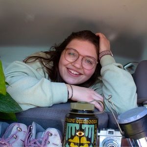 Meet your Posher, Emily